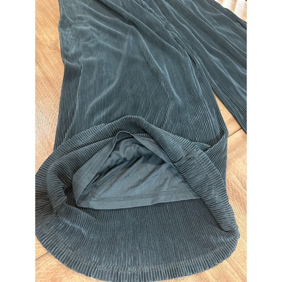 NWT Lulu’s Plisse Be Mine Teal Green Plisse Wide Leg Jumpsuit Size XS Lined Zip - Picture 9 of 16